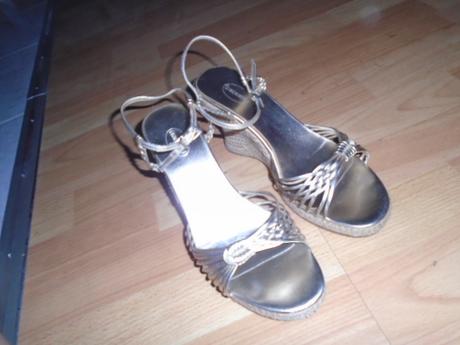 Boty zlaté sandály vel 39 stélka 25,5 cm, deichmann,39