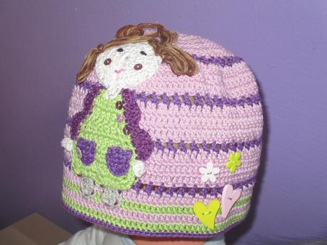 Háčkovaná čepička s holkou 4-6 let, 110