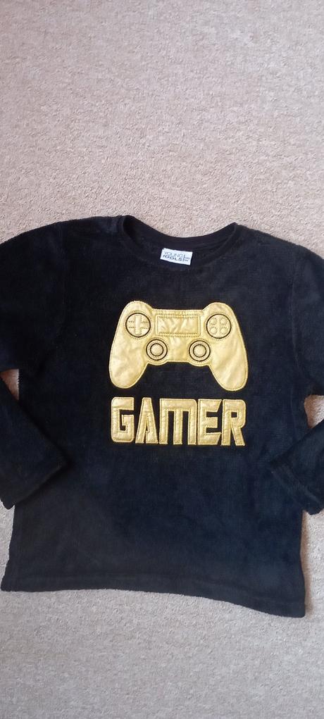 Chlup mikina zn."young idols" vel."134-140", 134