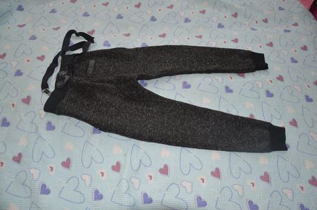 Úpletové kalhoty s kšandami, 140