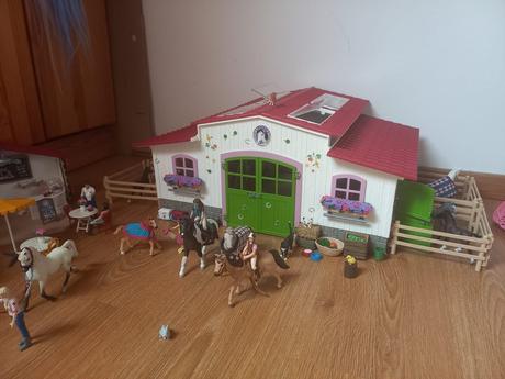 Schleich stáj, kavárna, elfí kavárna cena za vše,