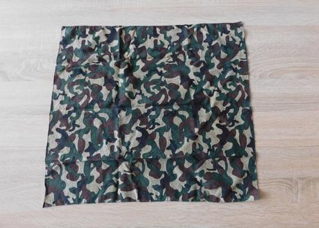 Maskáčový šátek,