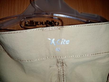 Sportovní kalhoty, 42