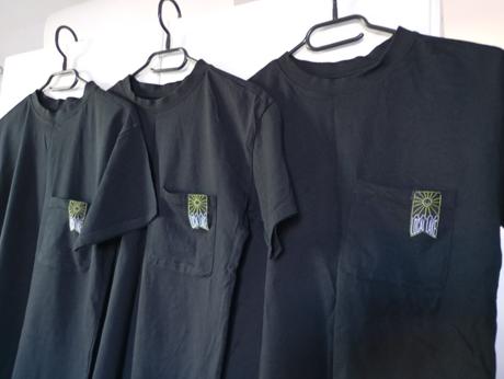 Třikrát černé triko s kapsou a nášivkou, sinsay,146