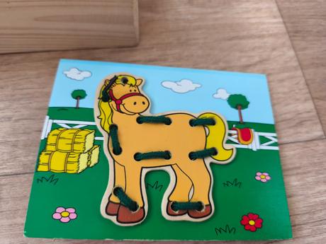 Dřevěná provlékačka, 