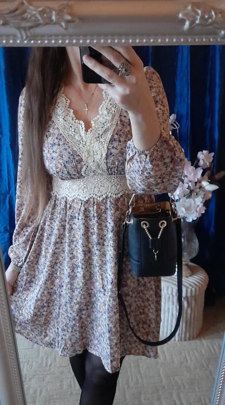 Romantické kvítkové šaty zdobené krajkou, l