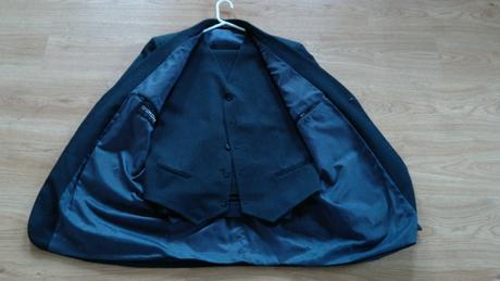 Pánský oblek na 182cm vysokého muže, 182