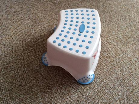 Dětská stolička/ stupátko,