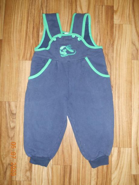 Tepláky  s botou, 98