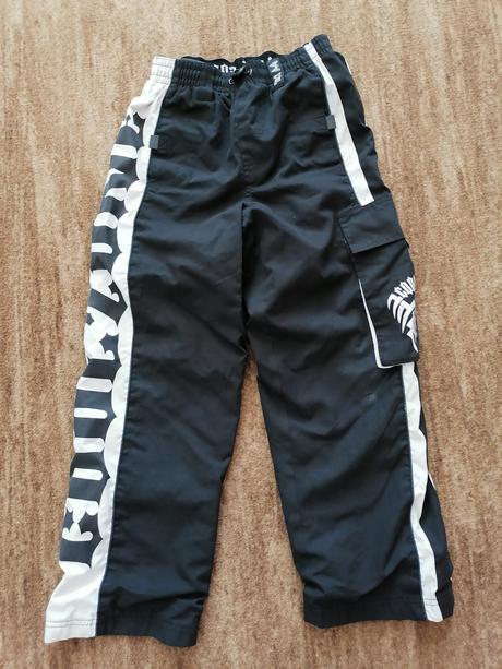 Sportovní kalhoty, 140