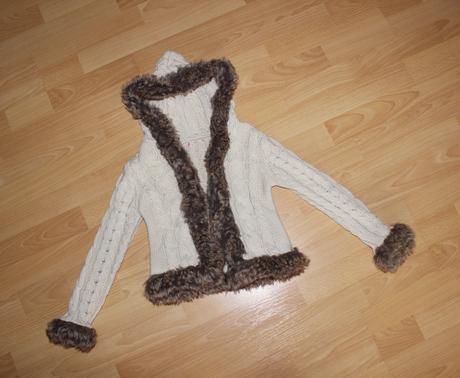 Svetr s kožešinou, 128