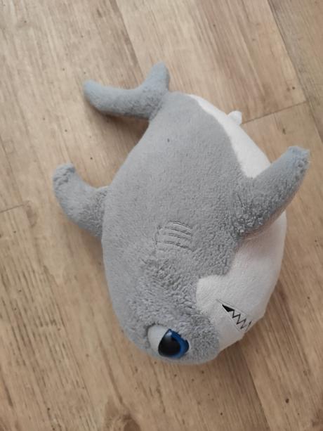 Plyšový žralok billa,