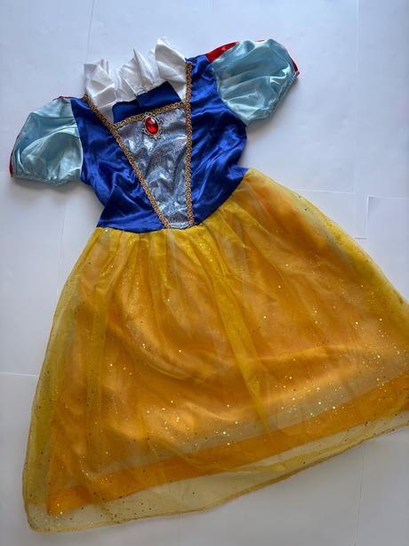 An22/ kostým sněhurka- v.cca 3/4 roky, 