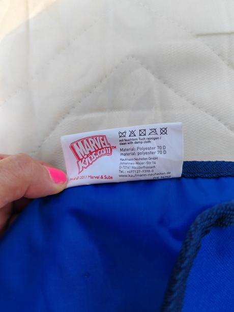 Kapsář na zadní stranu sedadla v autě., 