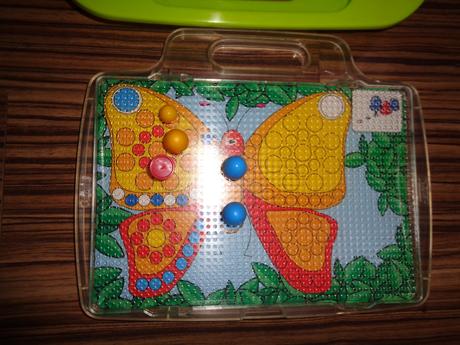 Hra na rozvíjení myšlení a drobné motoriky,