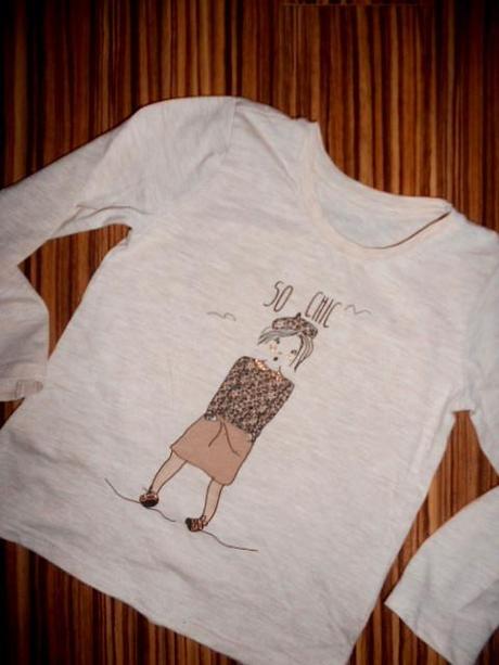 Sněhově bílá flízka a tričko s holkou, tu,110