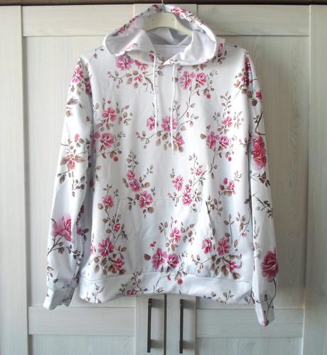 Bílá květovaná mikina s kapucí, m