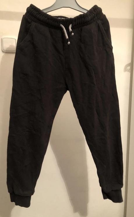 Chlapecké tepláky s kapsami a tkanicí, 98