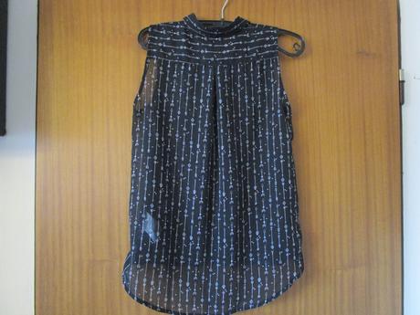 Velmi pěkná lehoučká letní halenka z takka, takko,146