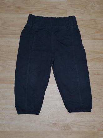 Tmave modre teplacky, 74