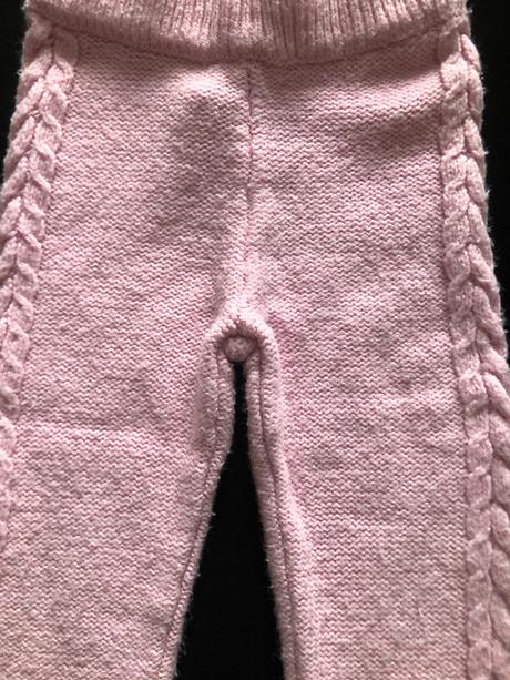 Růžové kamaše, 98