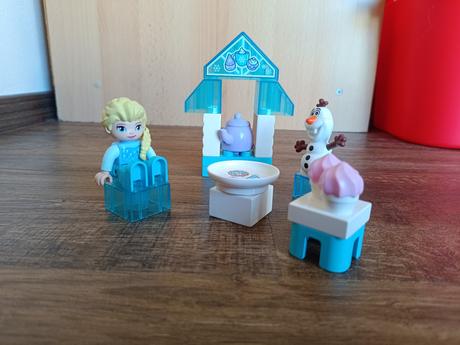 Lego duplo odpolední čaj u elzy a olafa,