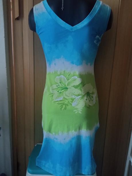 Dámské šaty velikost s, s