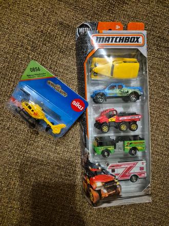 Matchbox auticka + siku vrtulník, 