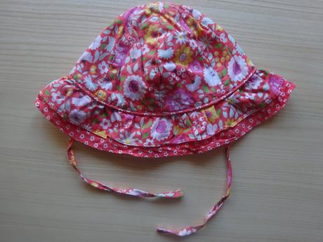 Letní klobouček s kytičkami a volánky, vel. 80, h&m,80