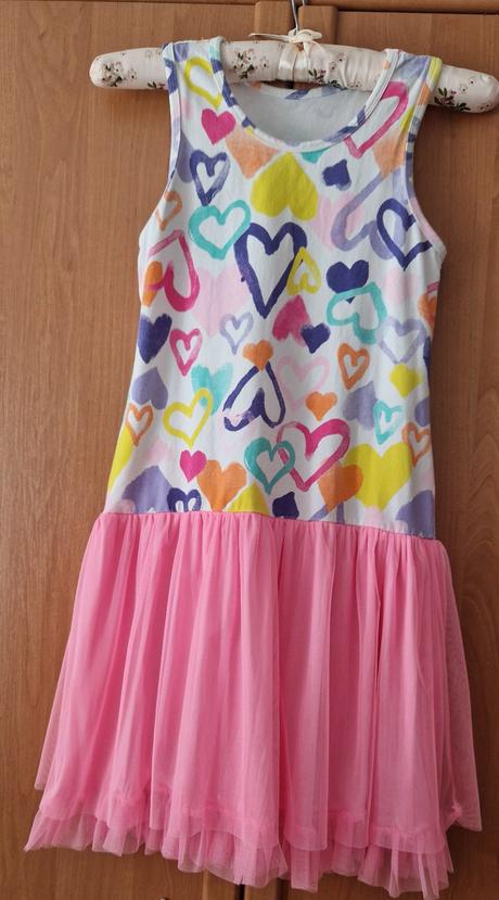 Letní šaty se srdíčky, 146