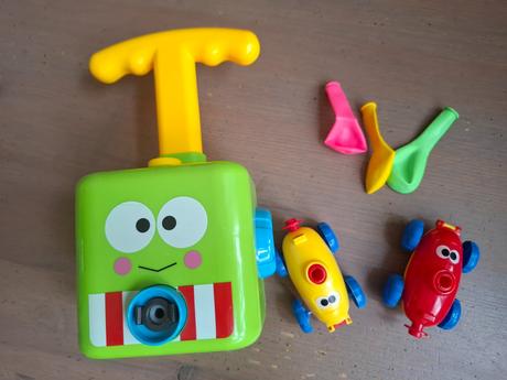 Odpalovač autíček hračka, 