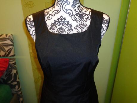 Luxusní černé lesklé společenské šaty marc aurel, 34