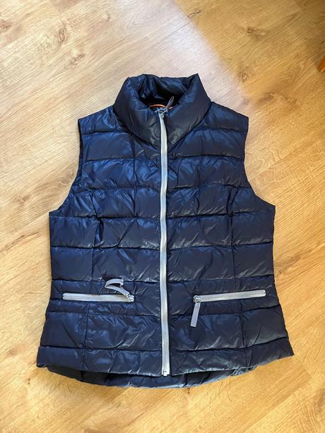 Lehká péřová vesta haust, 38
