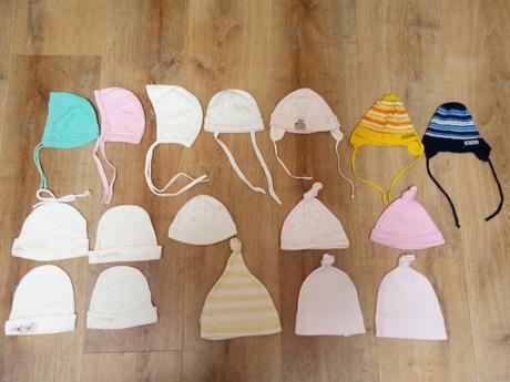 17x čepička, vel 56- 62, 62