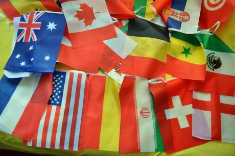 32 ks vlajek,nové, 29x20cm,