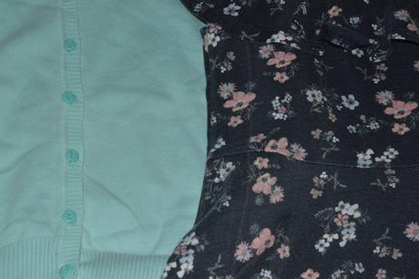 146 květinové šaty a svetřík, zara,146