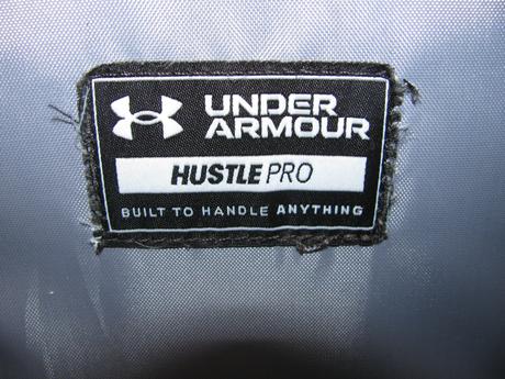 Sportovní černý batoh under armour,