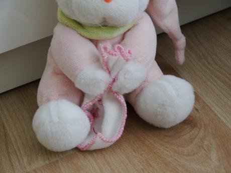 Plysovy meda chrastici pro miminka,