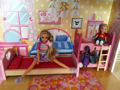 Dřevěný domeček pro panenky s vybavením - v.116cm, 