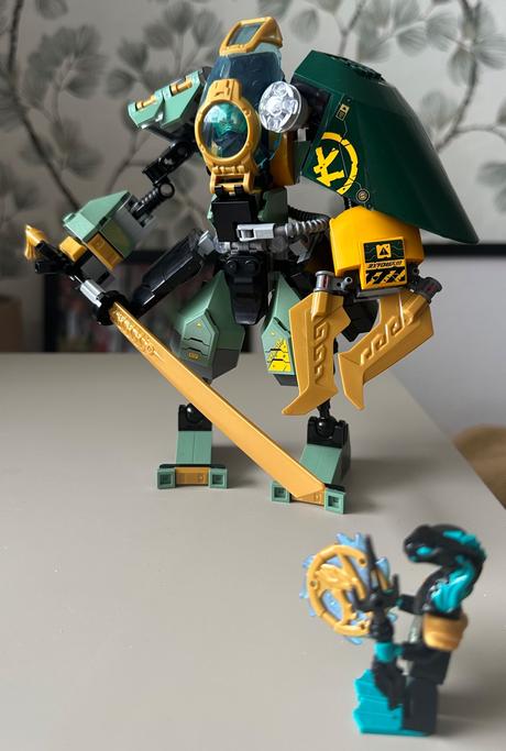 Lego ninjago lloydův vodní robot, 