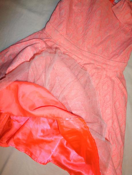 Luxusní společenské šaty, 134