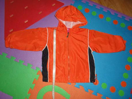 Černo-oranžová souprava, 92