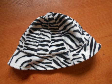Černobílý klobouček vel. 6-18m, gymboree,80