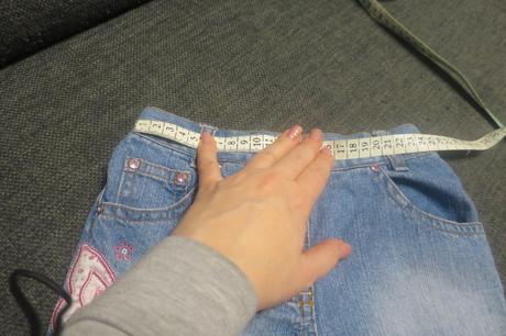 Kraťasy s motýlky, 98