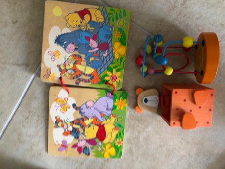 Dřevěná kniha medvídek pů, první hračka, 