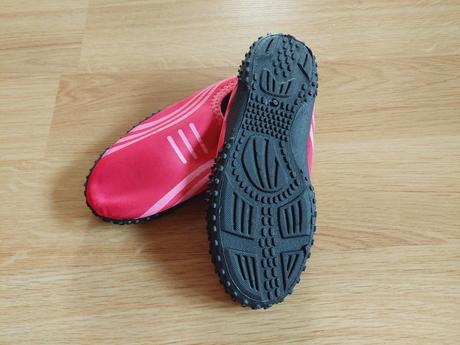Boty do vody malinové zn. aquos v. 31, stélka 20,7, 31