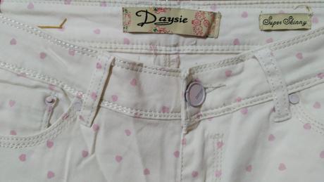 Letní srdíčkové džíny, 38