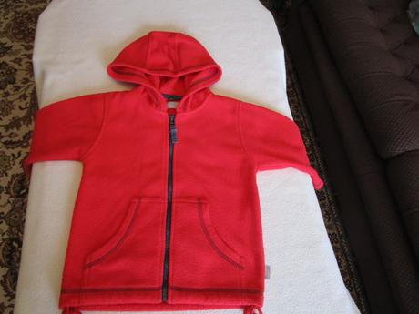 Pěkná červená flaušová bundička s kapucí, v. 92-98, 92