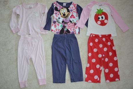 Pyžamo - hvězdičky, minnie, jahoda, next,92