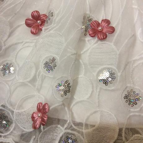 Slavnostní šaty zdobené našitými květinkami, pretty girl,80